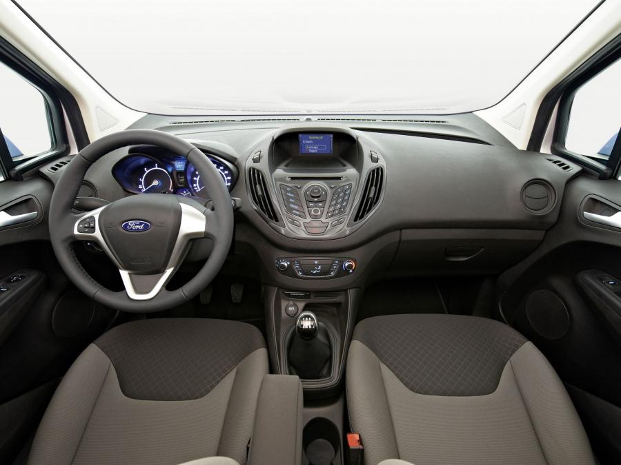  Ford Transit Courier 2014 года  (фото 11 из 17)